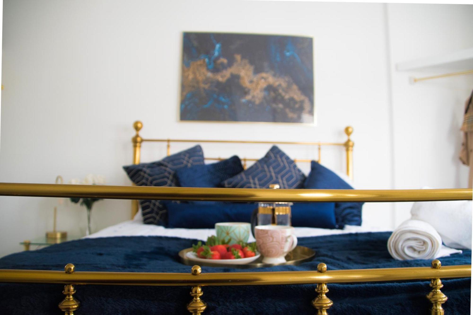 Appartement Modern Town Centre Flat - Free Shared Parking, King Size Bed, 5 Minutes Walk To Bournemouth