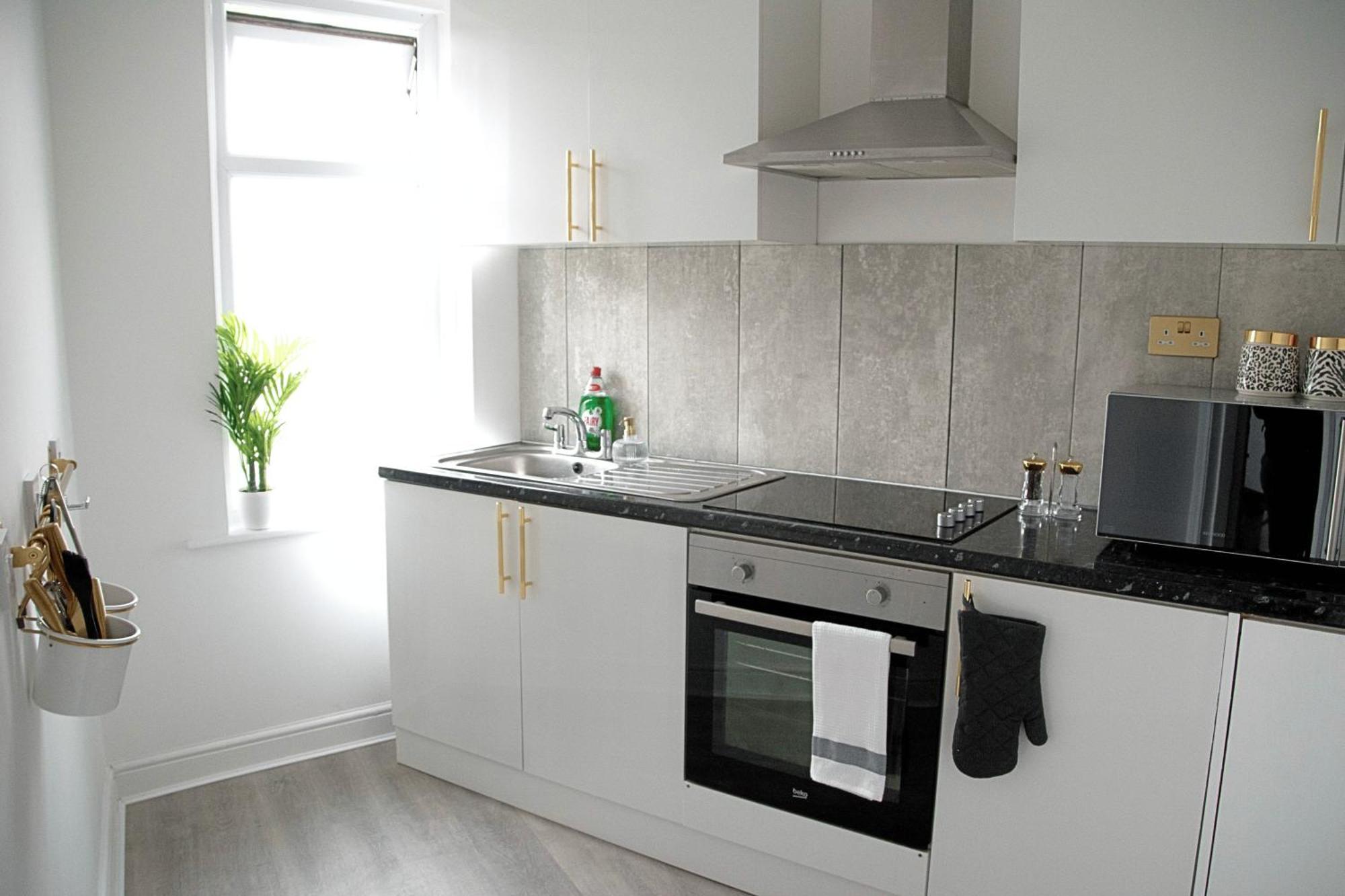 Appartement Modern Town Centre Flat - Free Shared Parking, King Size Bed, 5 Minutes Walk To