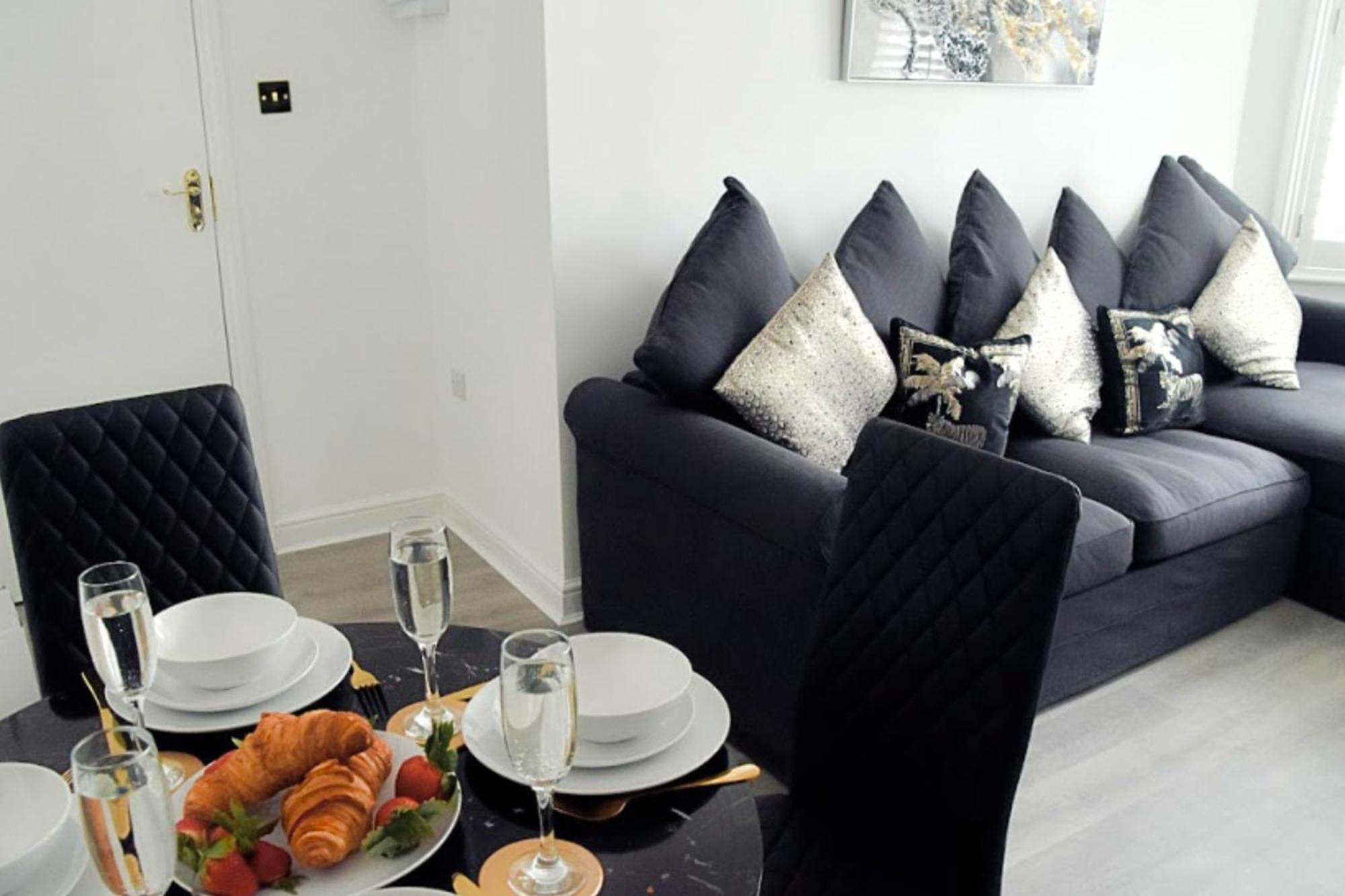 Appartement Modern Town Centre Flat - Free Shared Parking, King Size Bed, 5 Minutes Walk To Bournemouth