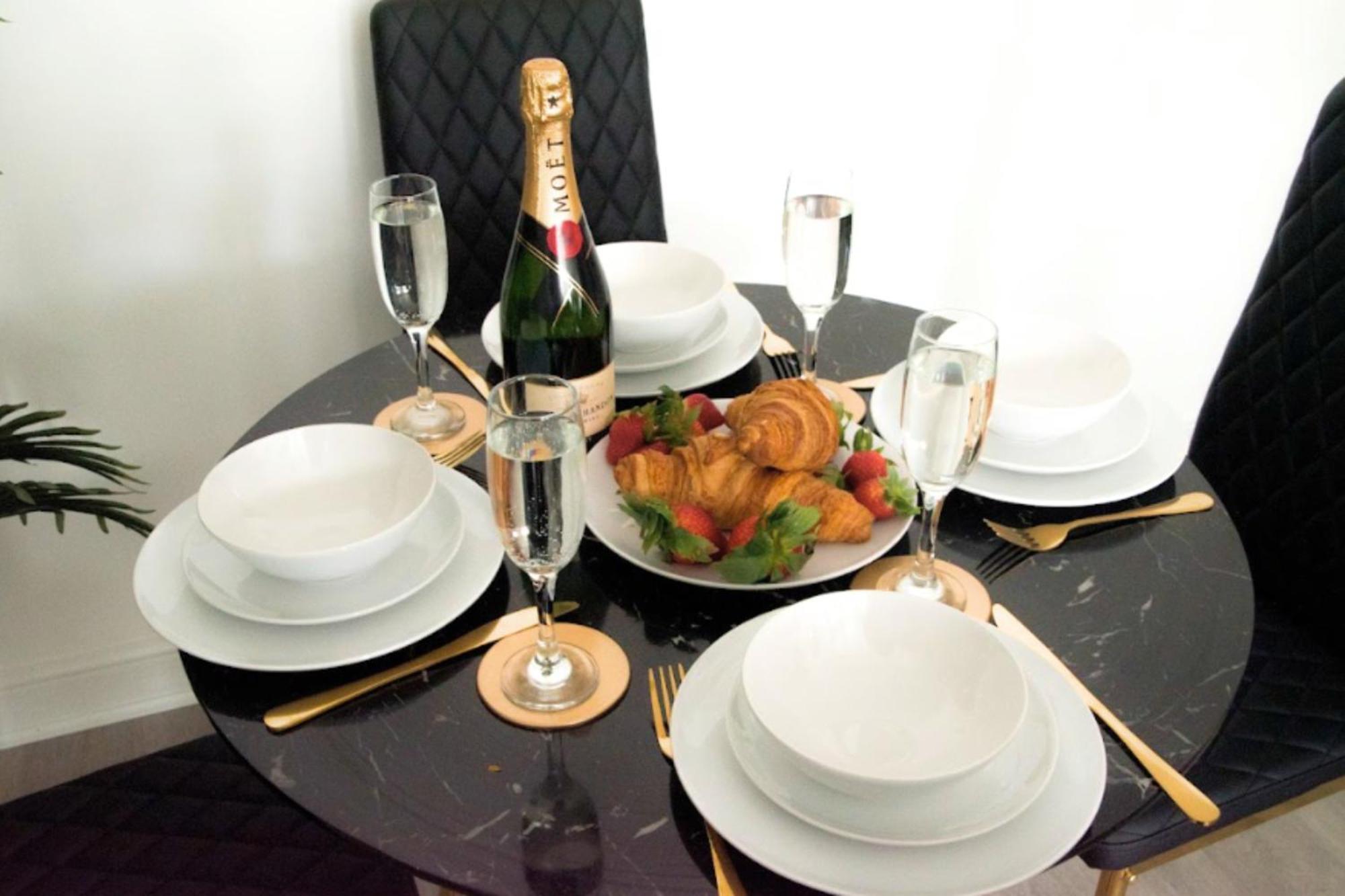 Modern Town Centre Flat - Free Shared Parking, King Size Bed, 5 Minutes Walk To Appartement Bournemouth